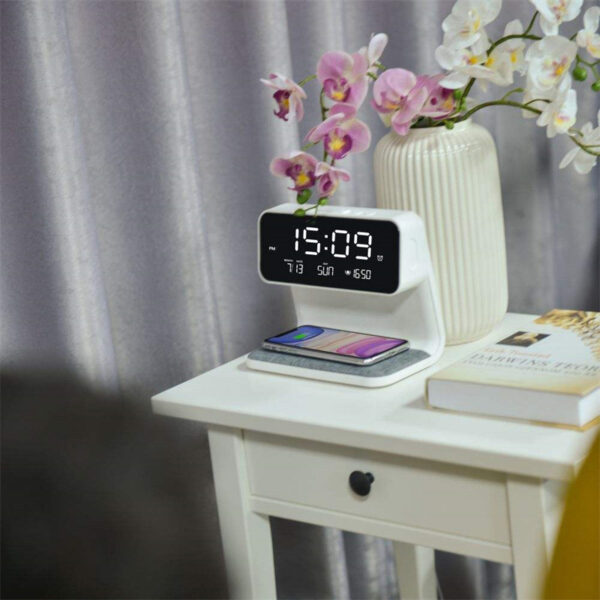 Creative 3 In 1 Bedside Lamp Wireless Charging LCD Screen Alarm Clock  Wireless Phone Charger - Image 7